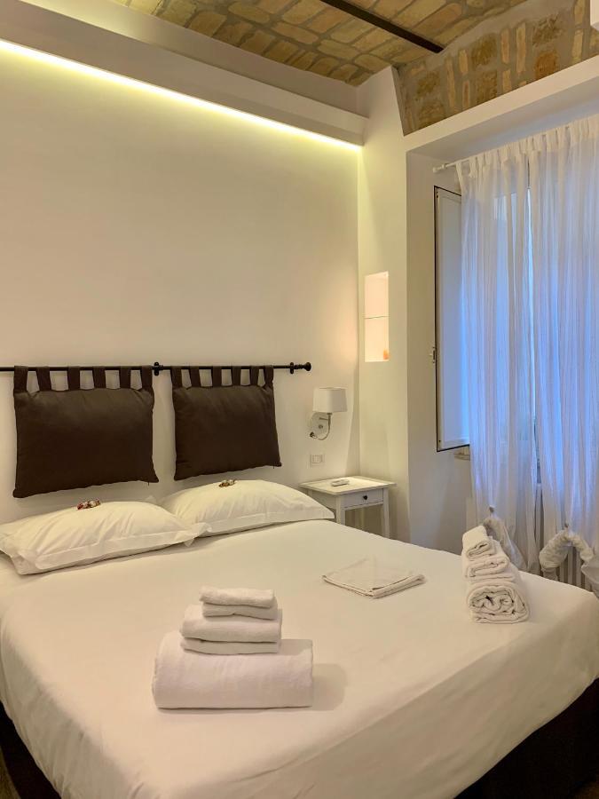 Luxury Rooms Near Colosseum Rome Exterior photo